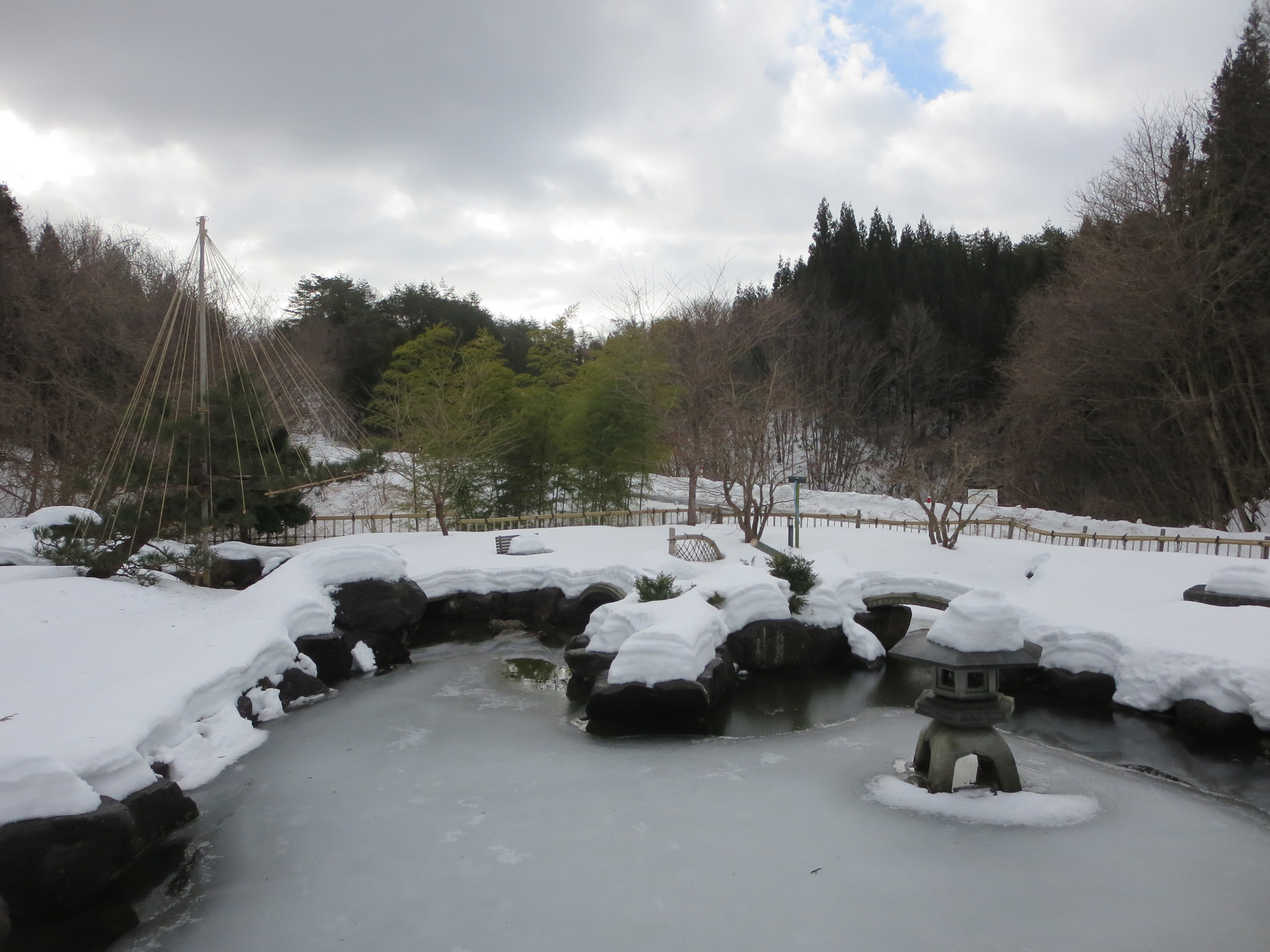 日本の風景 冬の日本庭園 壁紙19x1440 壁紙館