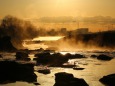 朝靄にけむる多摩川