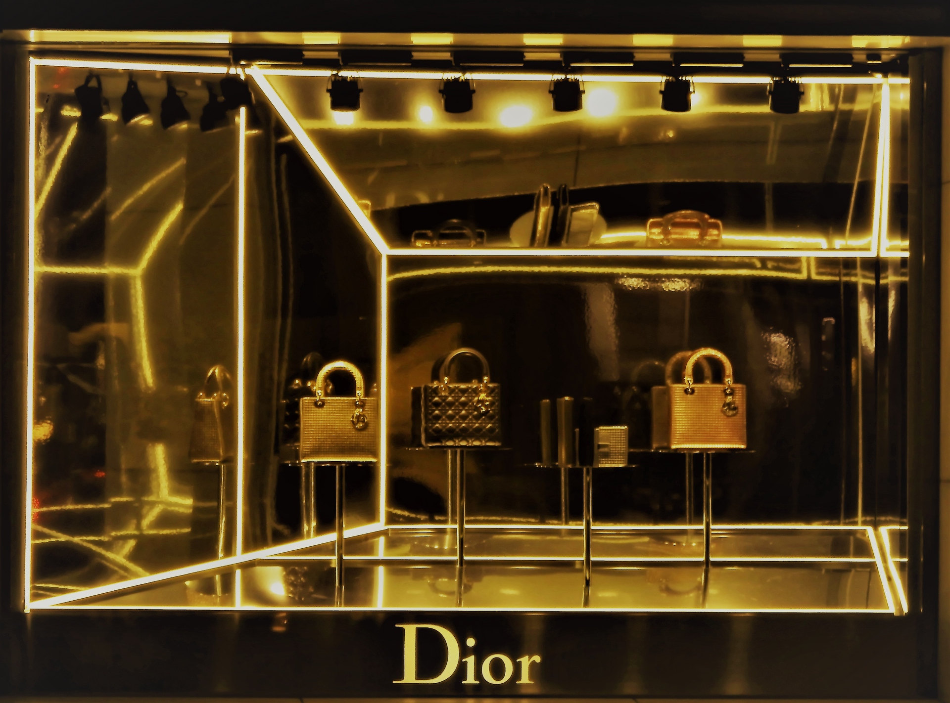 都市 街 室内 Dior 壁紙1920x1422 壁紙館
