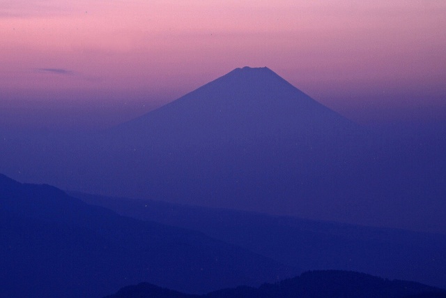 夜明け前の富士