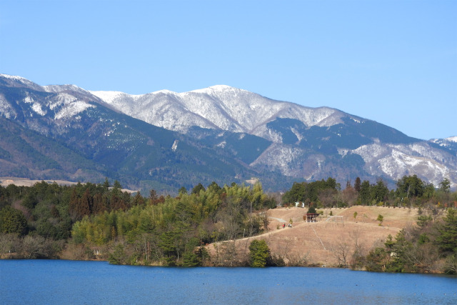 雪で映える那岐山