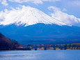 春の富士山・河口湖から