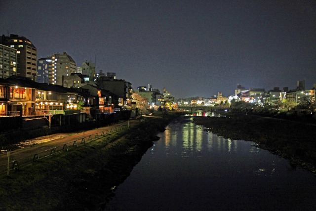 賀茂川の夜
