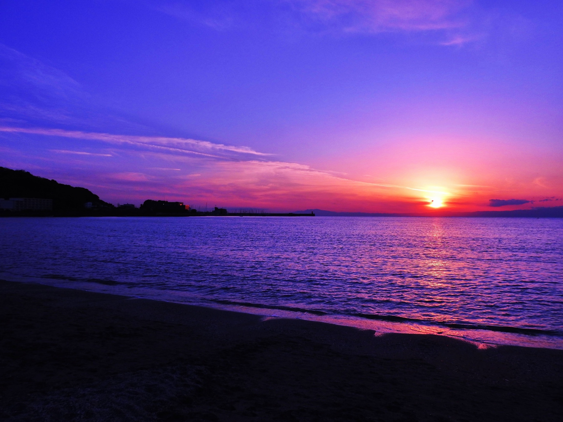 朝焼け 夕焼け 逗子海岸の落日 壁紙19x1440 壁紙館