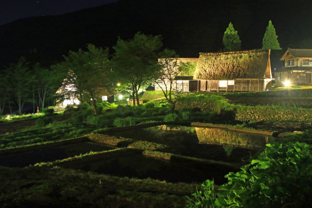 夜の合掌集落