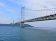 波穏やかな日の明石海峡大橋