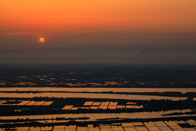 濃尾平野の夜明け