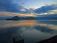 洞爺湖の夜明け