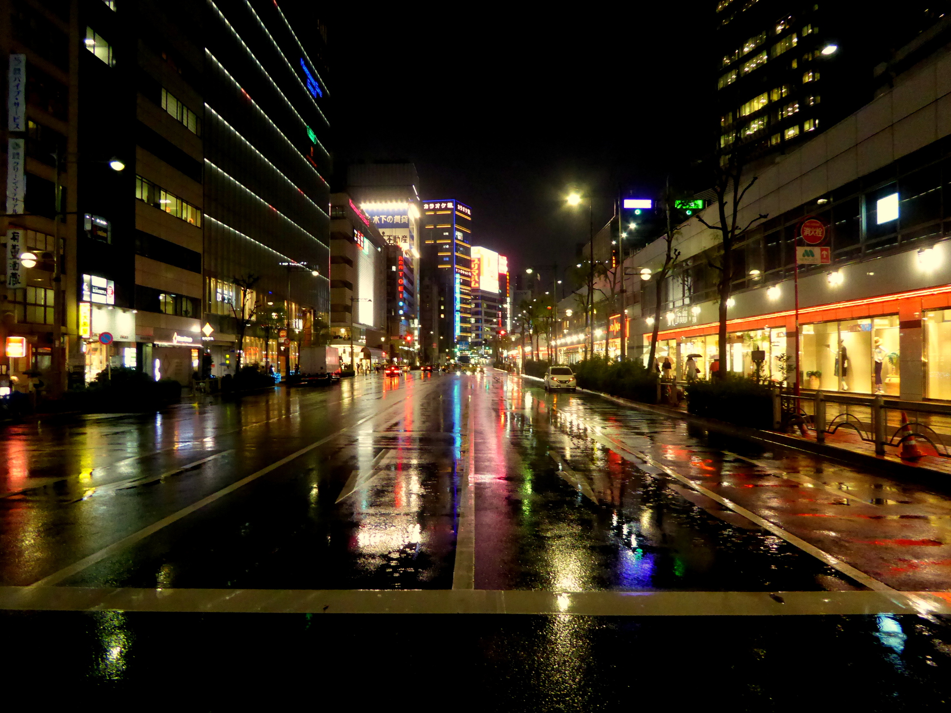 夜景 花火 イルミ 雨の銀座 壁紙1920x1440 壁紙館