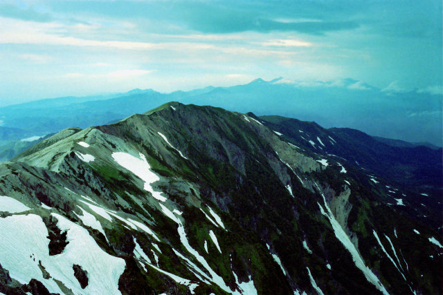 白馬岳から見る小蓮華山