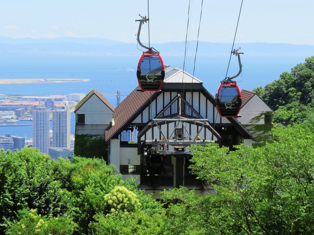 神戸布引ハーブ園から海を眺望