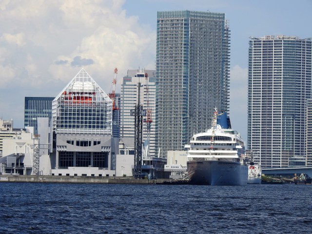 飛鳥Ⅱと晴海ふ頭旅客ターミナル