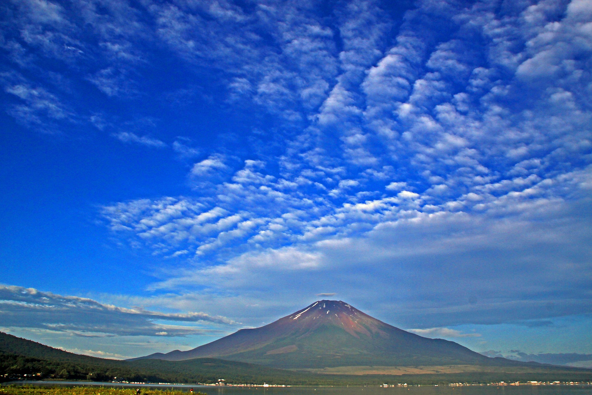日本の風景 夏雲の富士山 壁紙19x1280 壁紙館