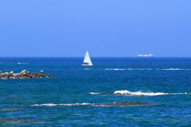 小樽 夏の海～疾走するヨット