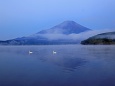 朝もやの富士山