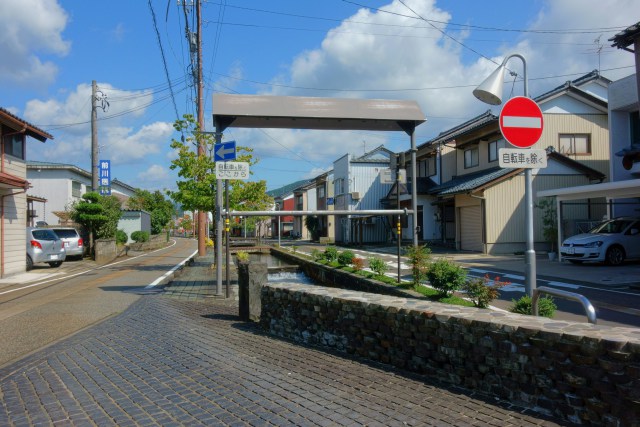 東郷の水路と町並み#2