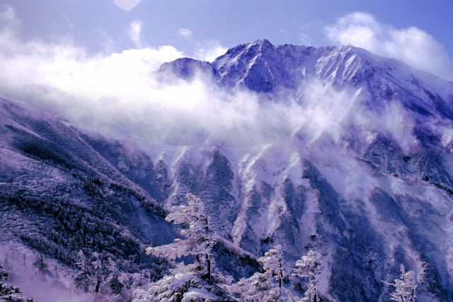 新雪の五竜岳