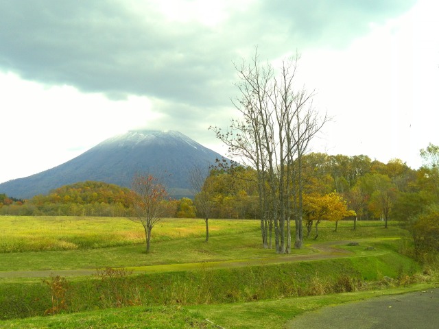 秋のニセコ 羊蹄山