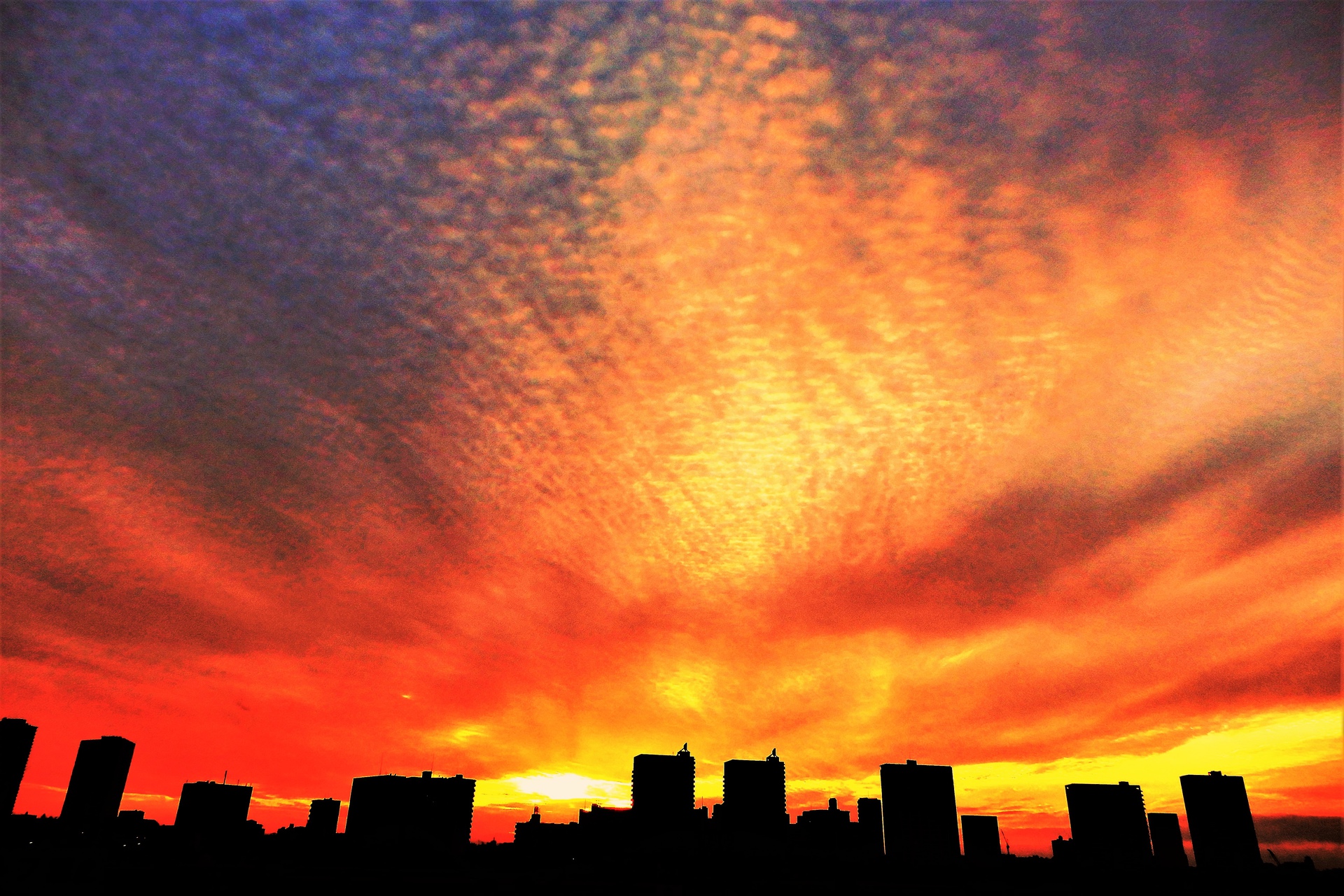 朝焼け 夕焼け 燃えるような夕焼け 壁紙19x1280 壁紙館