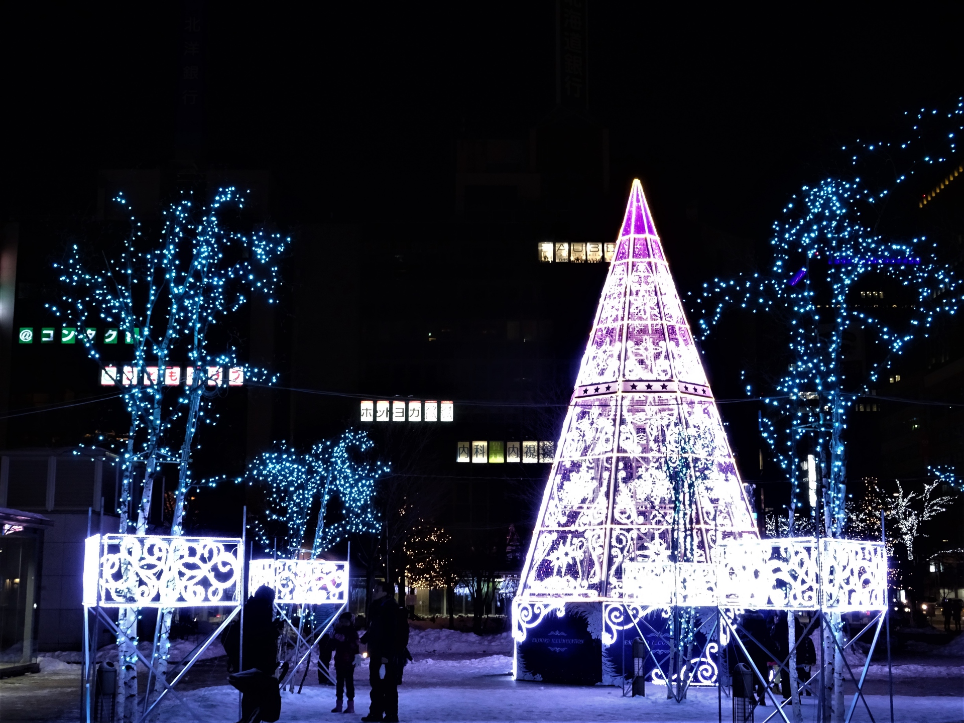 夜景 花火 イルミ クリスマスへカウントダウン 壁紙19x1440 壁紙館