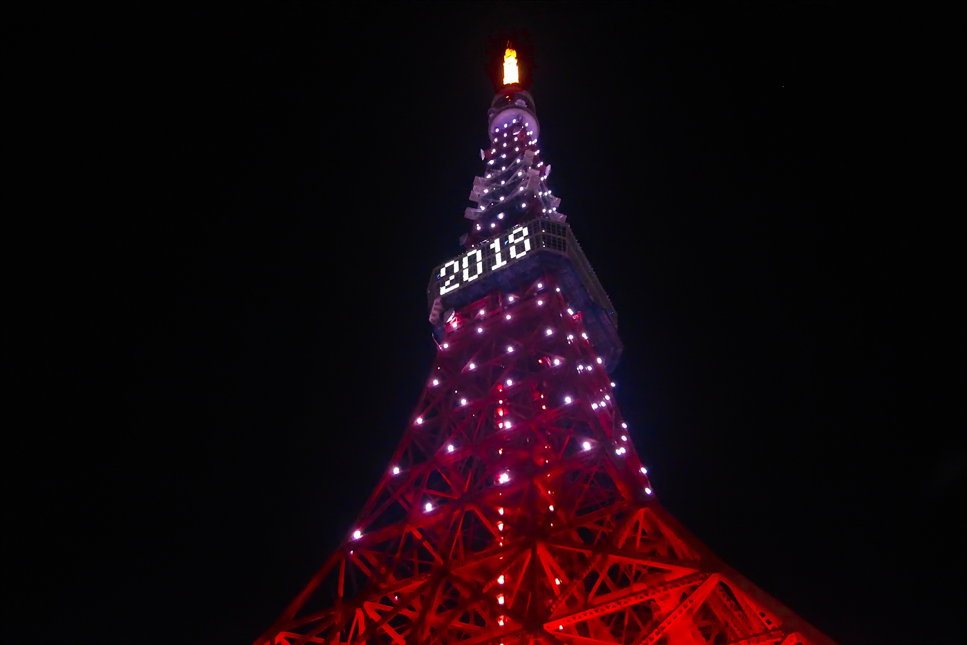夜景 花火 イルミ 18新春の東京タワー 壁紙19x1280 壁紙館