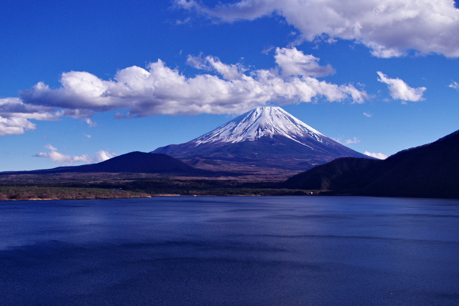 日本の風景 本栖湖と富士山 壁紙19x1280 壁紙館