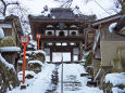 雪の正福寺参道-湯村温泉