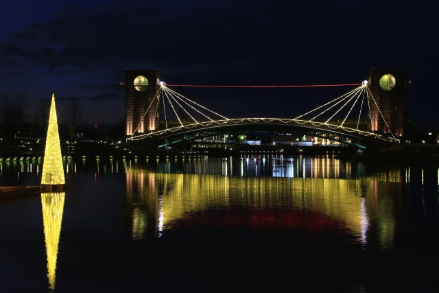 天文橋ライトアップ