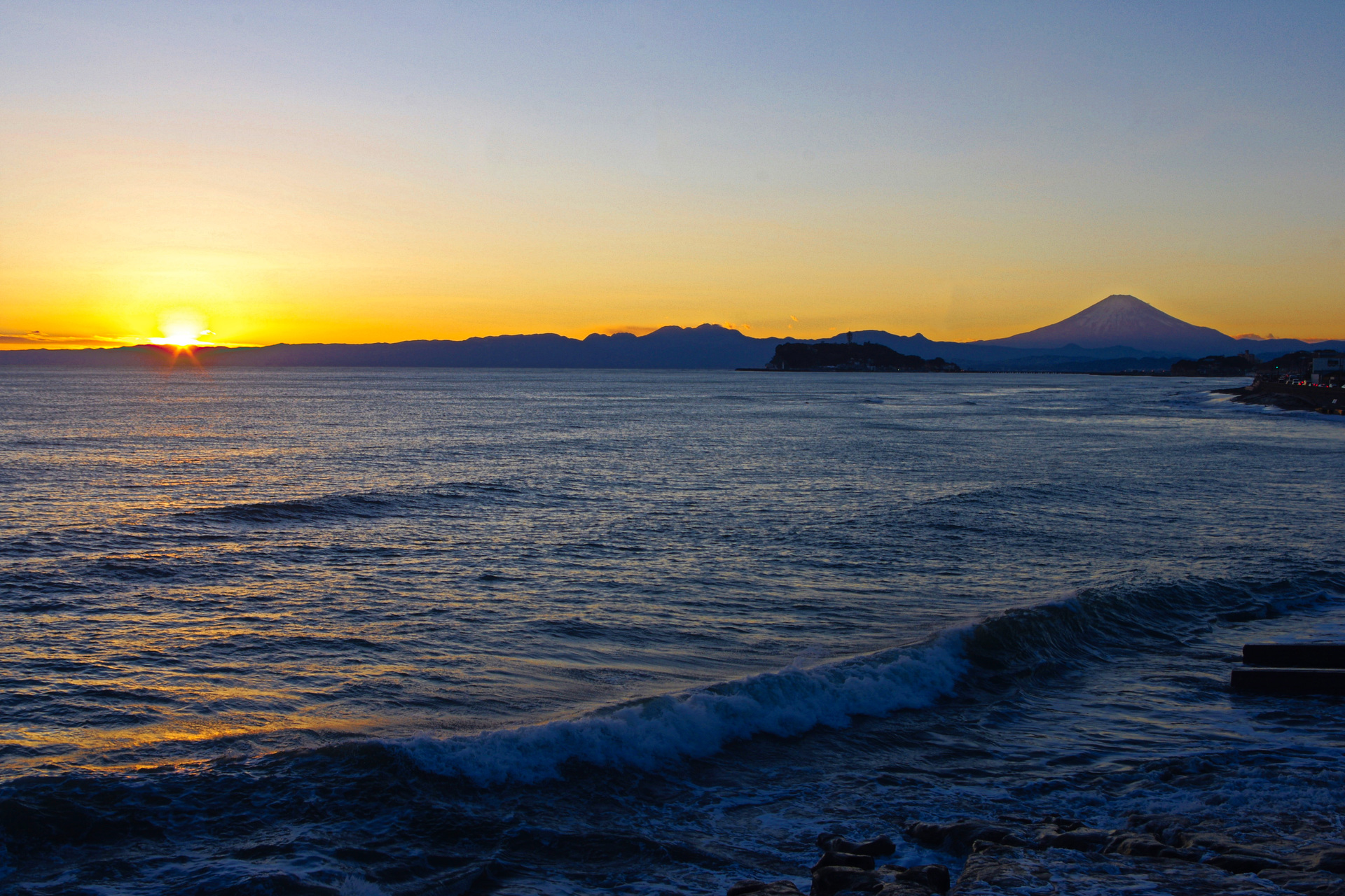 朝焼け 夕焼け 黄昏迫る湘南の海 壁紙19x1280 壁紙館