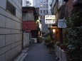 レトロな喫茶店の並ぶ小路