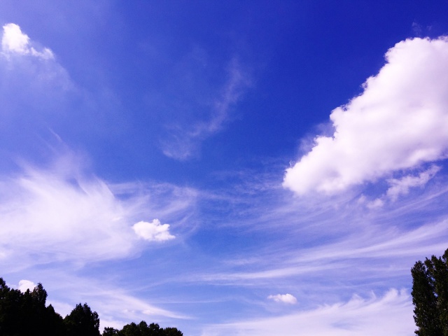 梅雨の青空