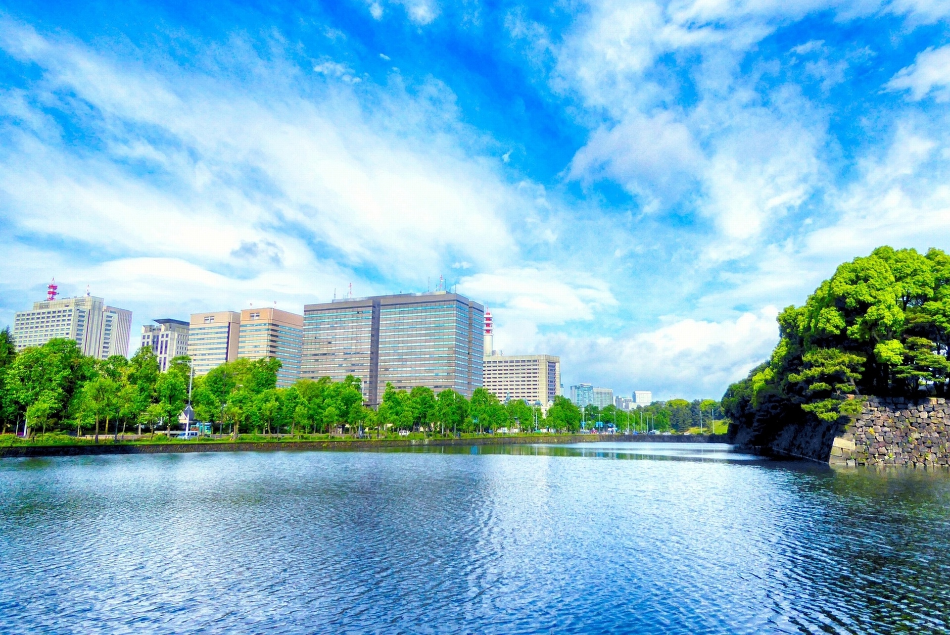 日本の風景 初夏の日比谷濠の朝 壁紙19x12 壁紙館