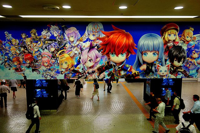 新宿駅朝の通勤風景