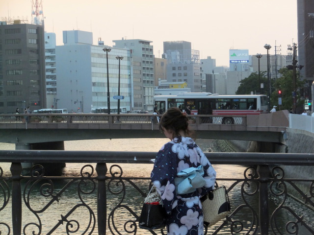 たそがれゆく福博であいばし