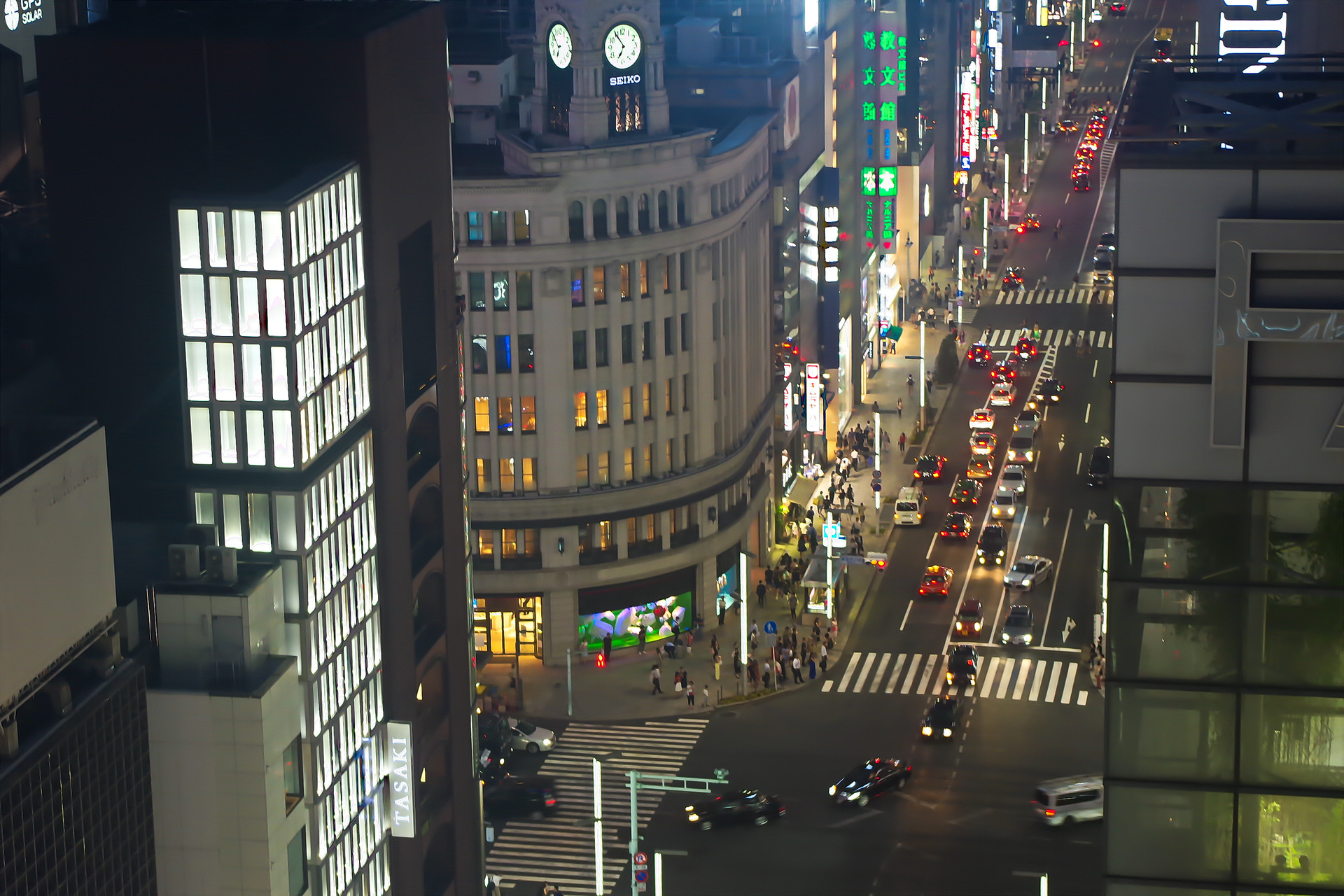 夜景 花火 イルミ 銀座四丁目交差点 壁紙19x1280 壁紙館