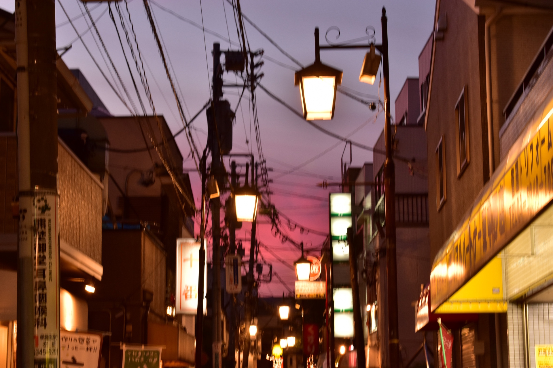 朝焼け 夕焼け 夕暮れ時の商店街2 壁紙19x1280 壁紙館