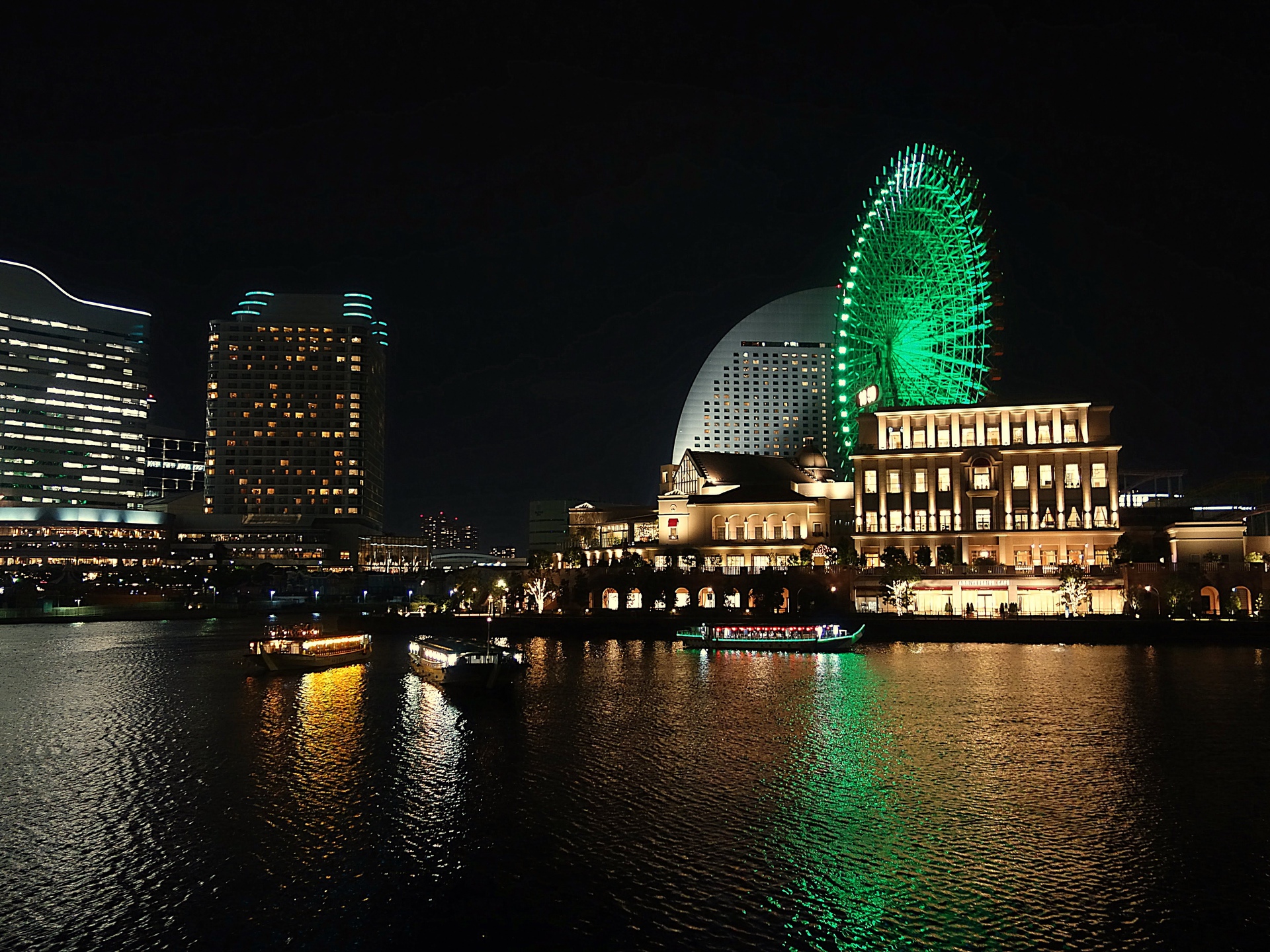 夜景 花火 イルミ みなとみらいの夜景 壁紙19x1440 壁紙館