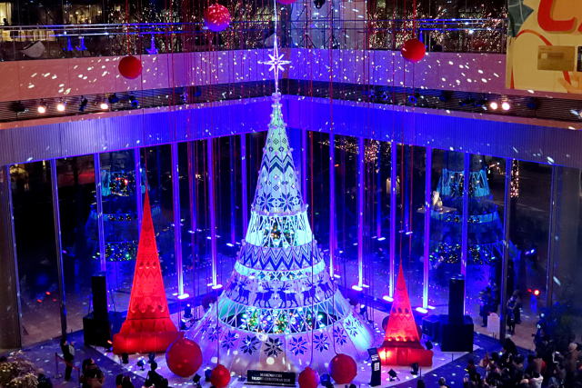 丸ビルのツリー