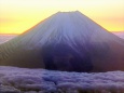 雲海に浮かぶ富士山