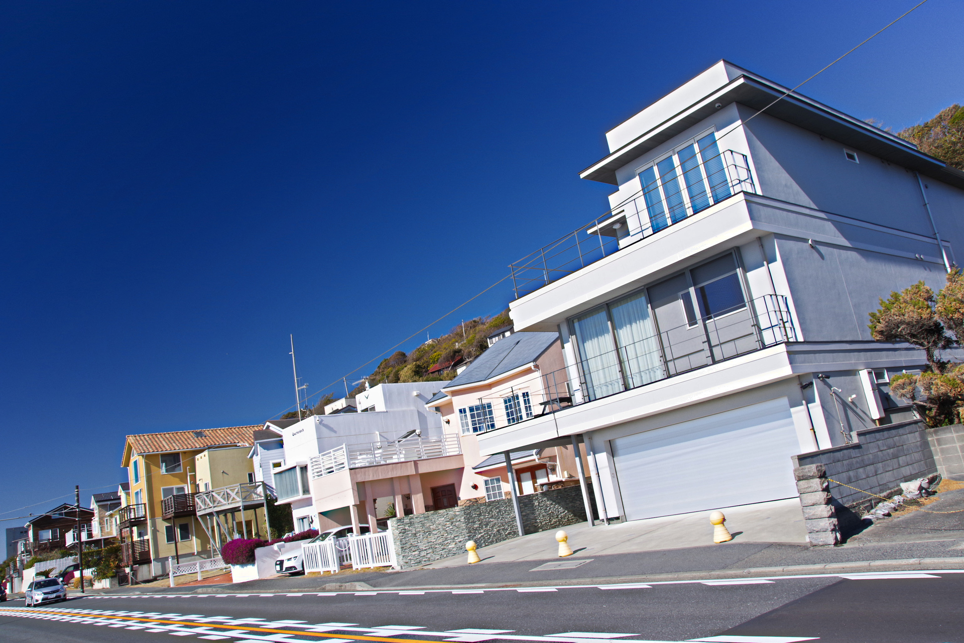 都市 街 室内 鎌倉 海沿いの街並み 壁紙1920x1280 壁紙館