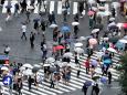 雨のスクランブル交差点