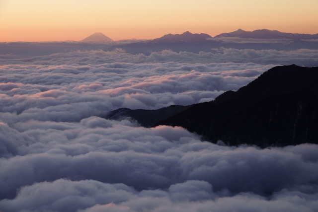 雲海と富士