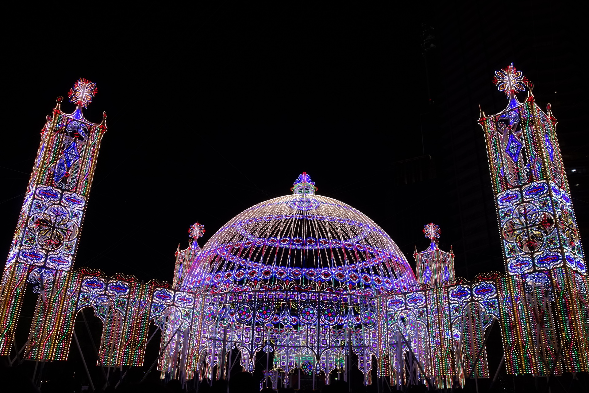 夜景 花火 イルミ 神戸ルミナリエ19 壁紙19x1280 壁紙館