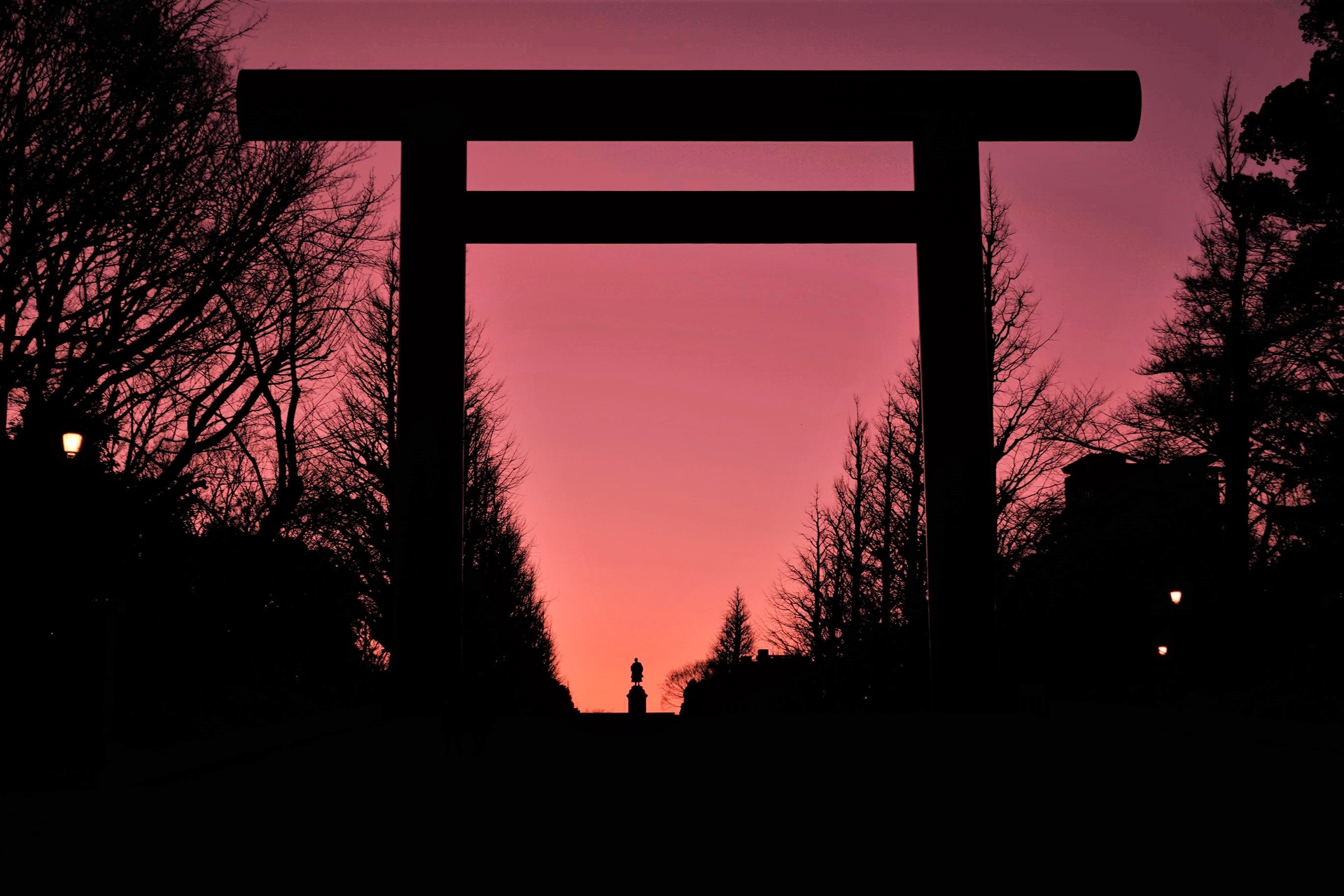 朝焼け 夕焼け 靖国神社の夕景 壁紙19x1280 壁紙館