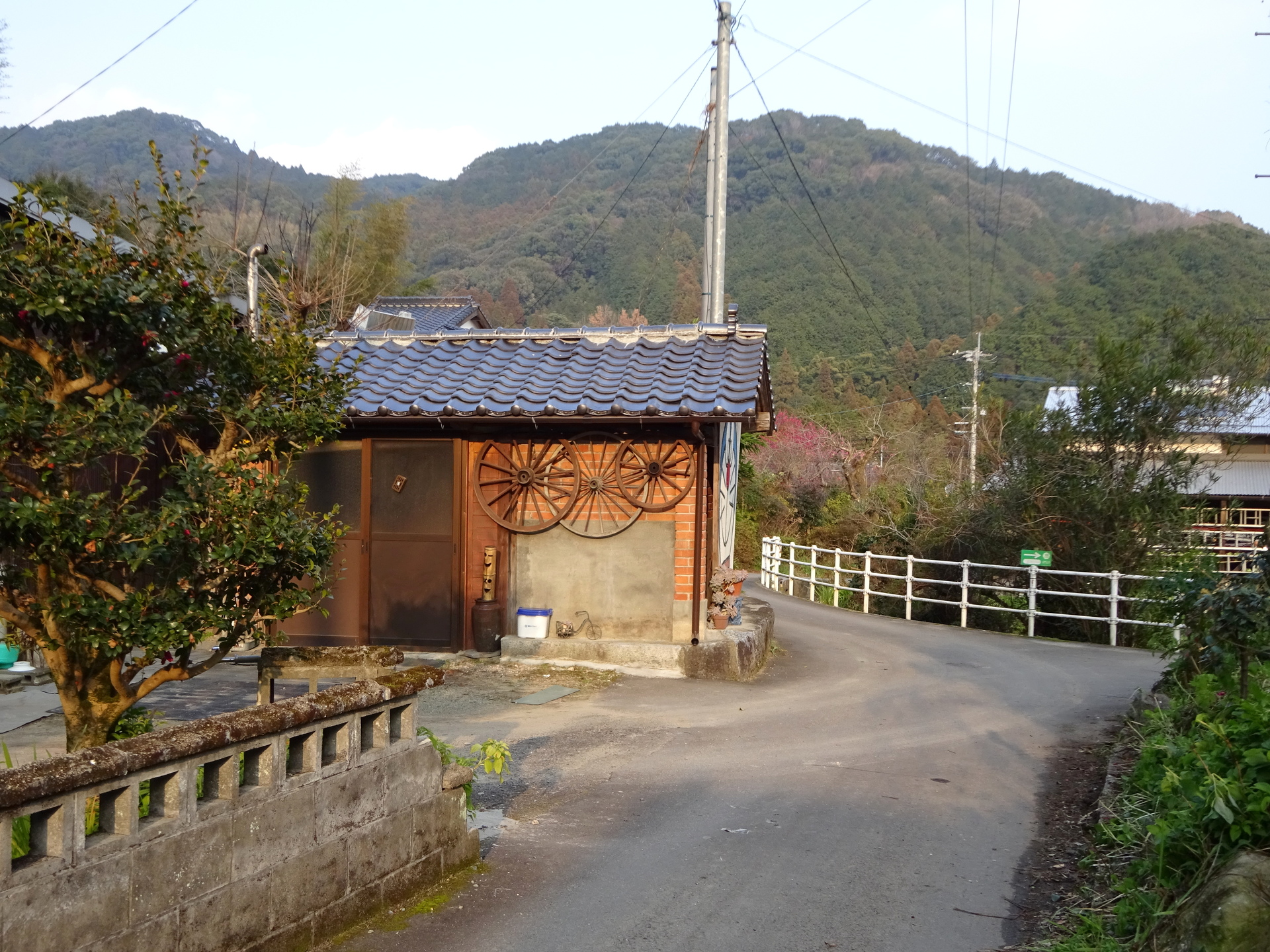 日本の風景 夕暮れの田舎道 壁紙19x1440 壁紙館