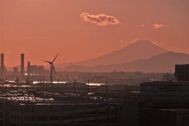川崎から富士山を望む