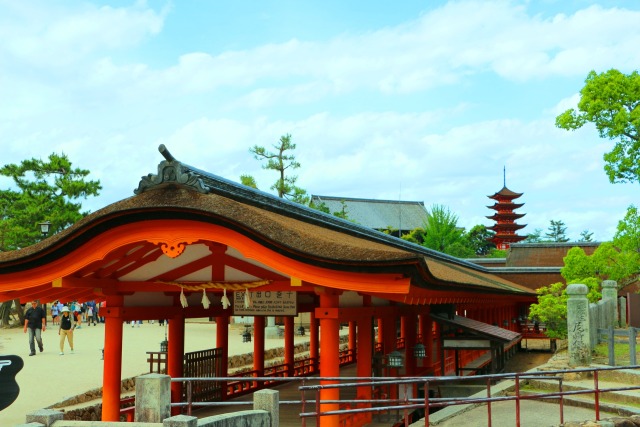 新緑の厳島神社