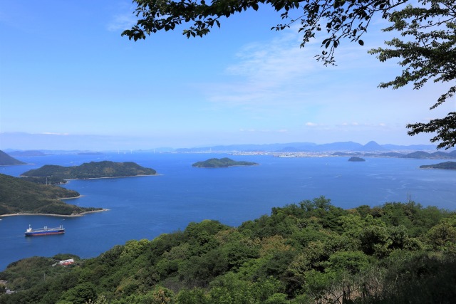紫雲出山山頂より瀬戸の海