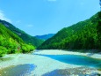 新緑の清流銚子川