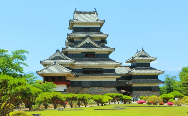 新緑の松本城